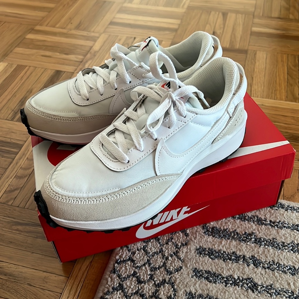*BRAND NEW* Women’s Nike Waffle Debut Sneakers